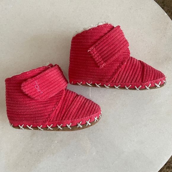 BRAND NEW Baby TOMS Size 4 Red Corduroy NWT! - Picture 3 of 9